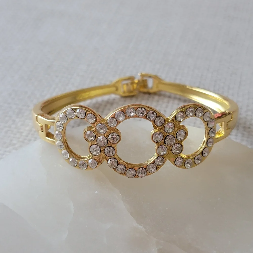 Rhinestone Bracelet in Gold Tone
